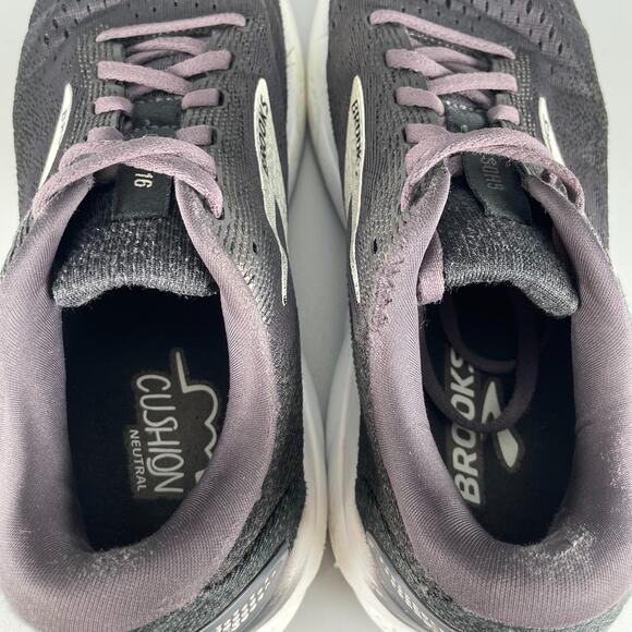Athletic_Shoes